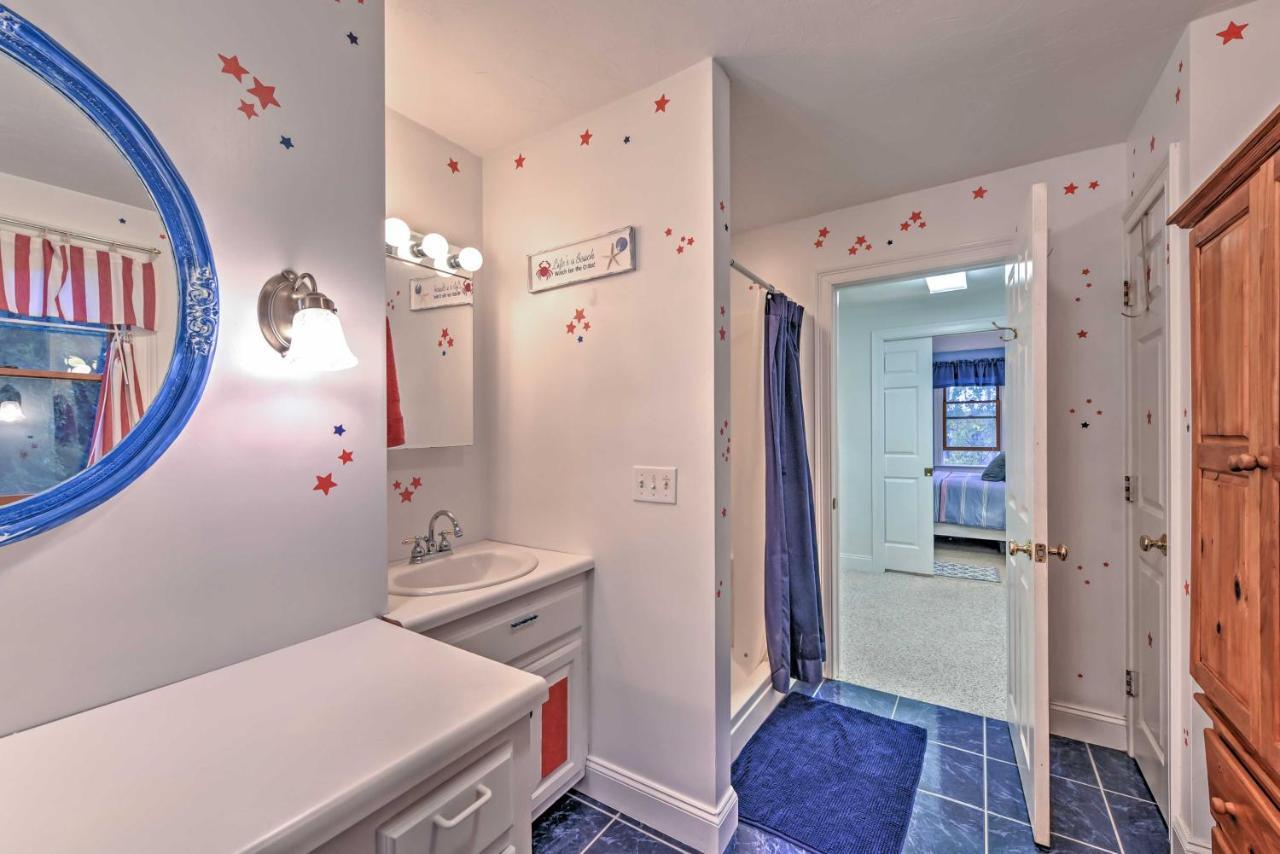 Nautical Bourne Apartment - 2 Mi To Monument Beach Bagian luar foto